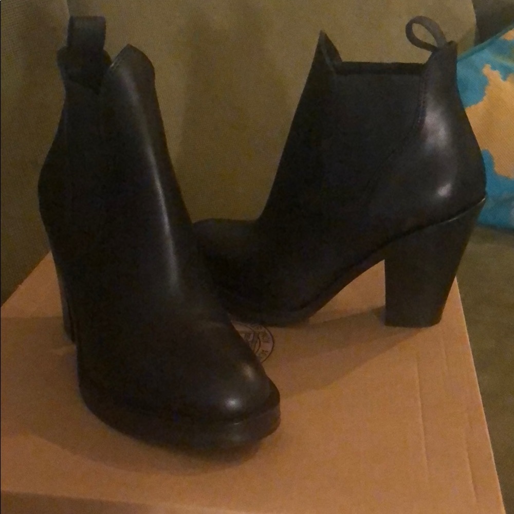 Acne Studios Black Boots (Style: Star)- unworn- 37